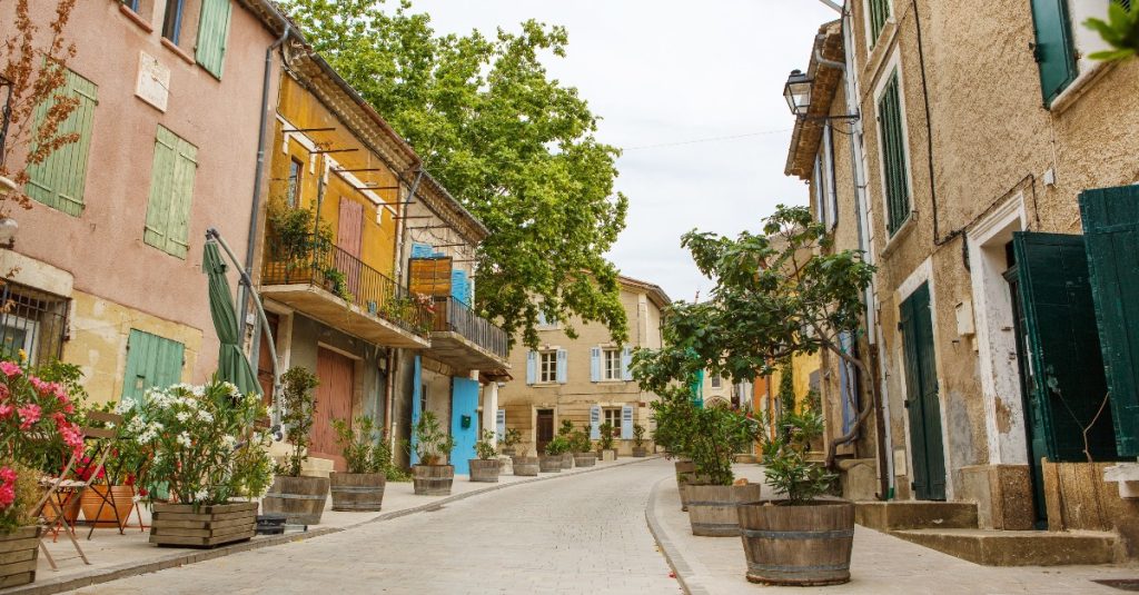 Typisch straatbeeld Provence