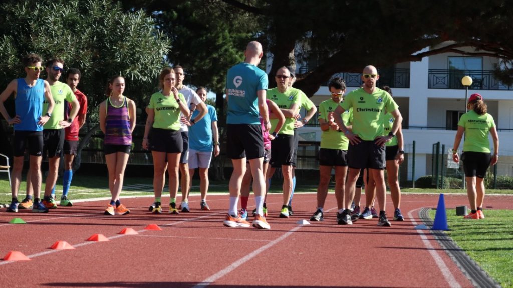 Training van topatleet Gert Jan Wassink op de atletiekbaan tijdens ons trainingskamp in de Algarve